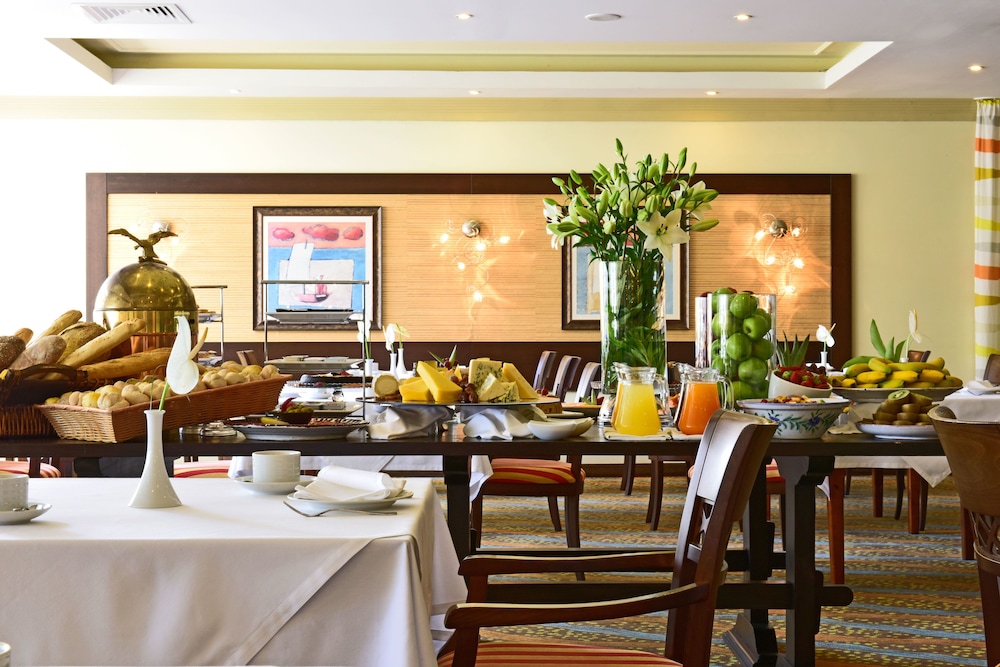 Pestana Viking Beach and Golf Resort 68/83