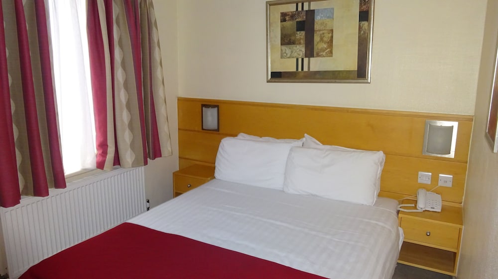 Americana Hotel 34/60
