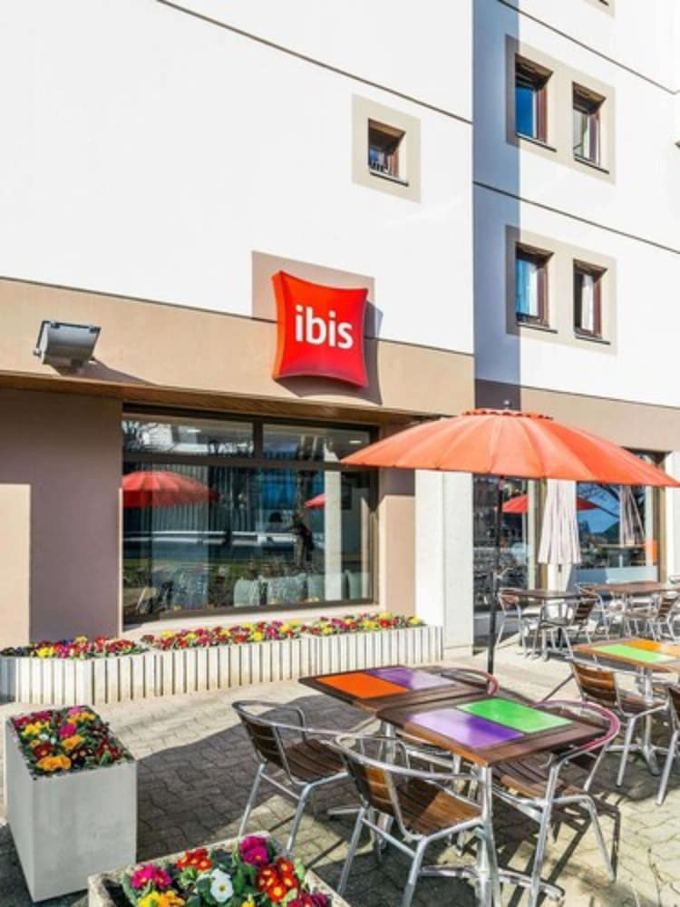 Ibis Thonon Evian 4/32