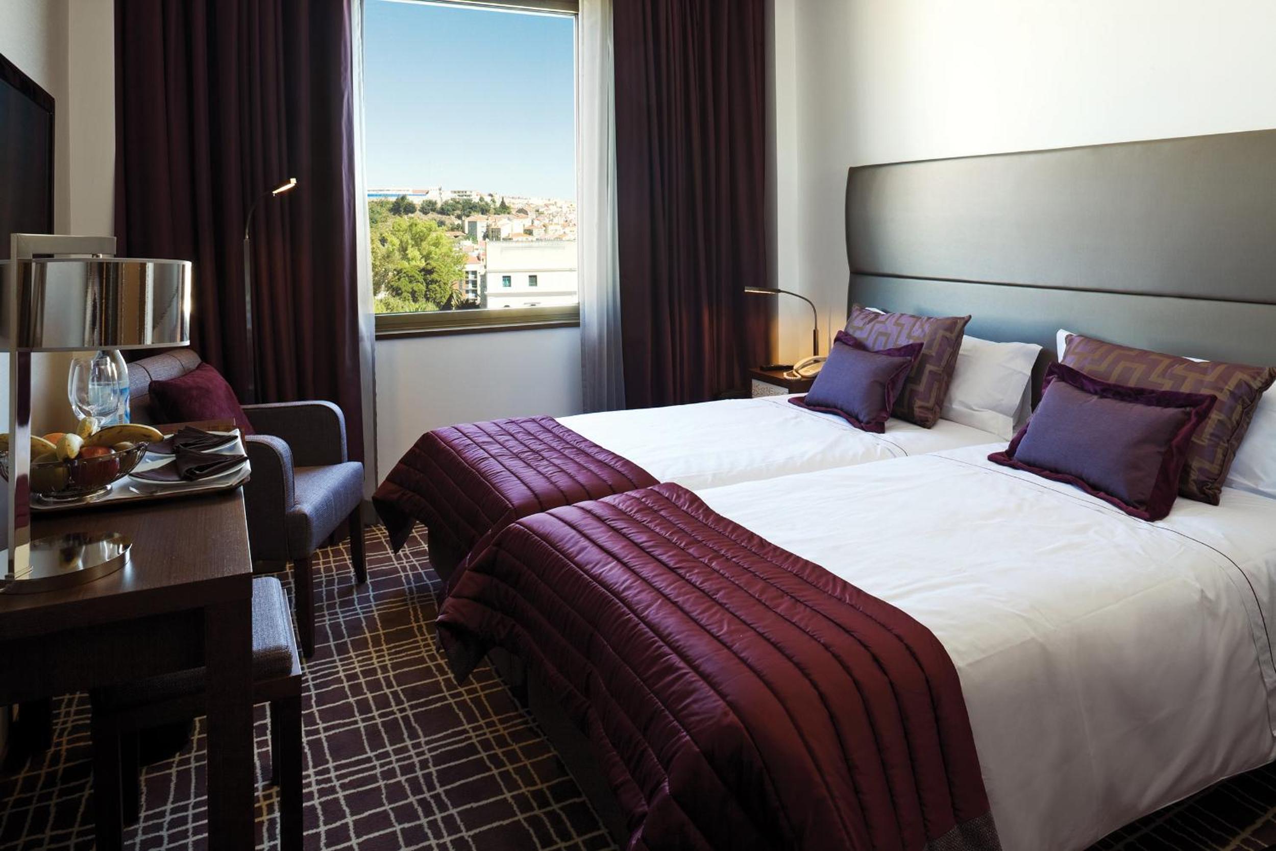 Room, Double or Twin Bed