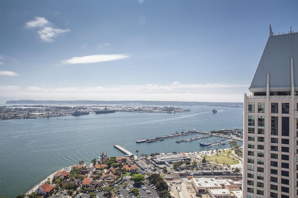 Manchester Grand Hyatt San Diego 67/70