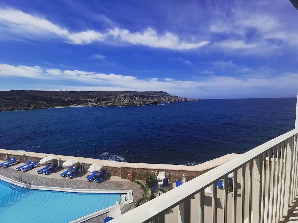 PARADISE BAY RESORT 7/80
