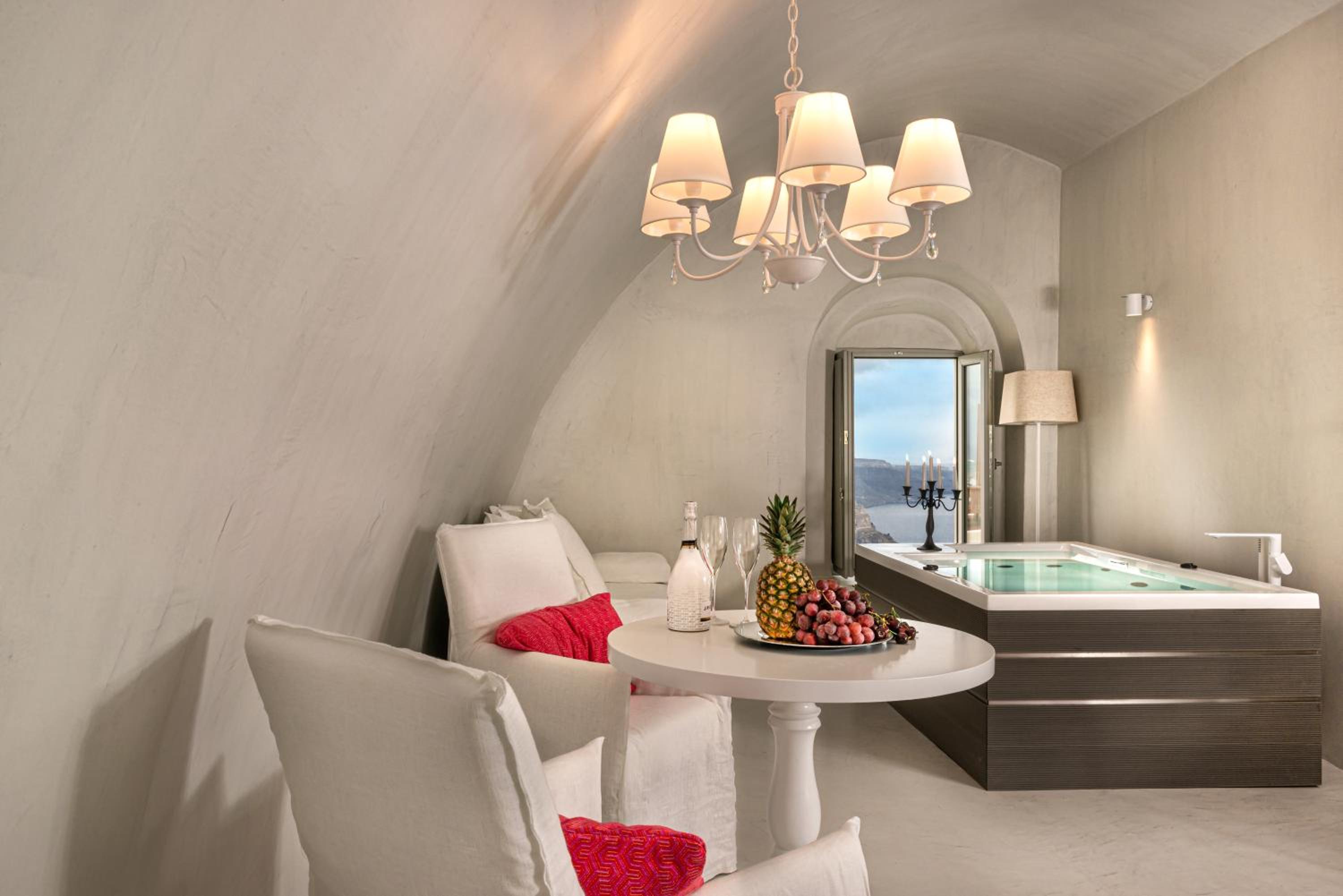 Honeymoon, Suite, Caldera View, Indoor Jetted Tub