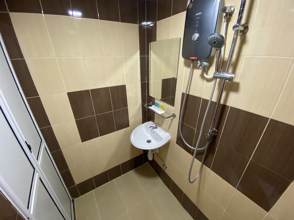 Shobi Hotel 46/48
