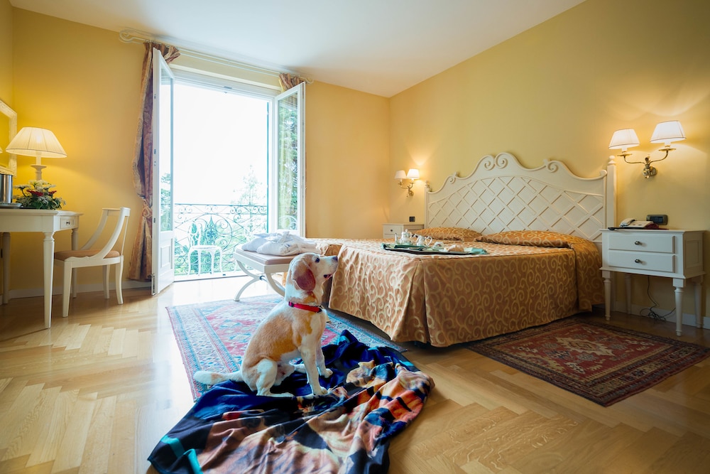 Deluxe, Double Bed, Lake View, Balcony