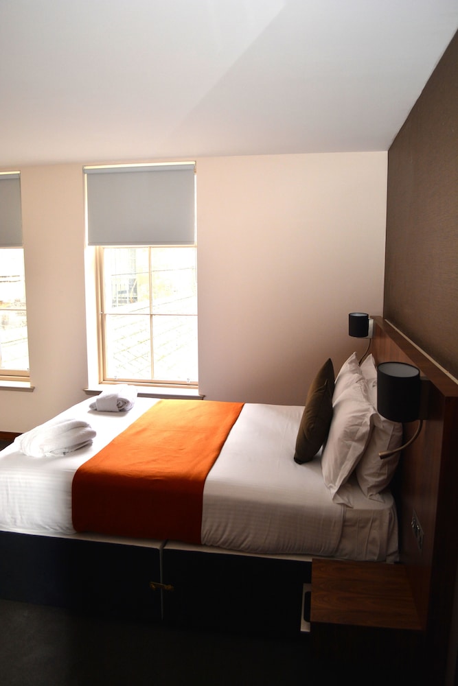 The Inn Place 15/35
