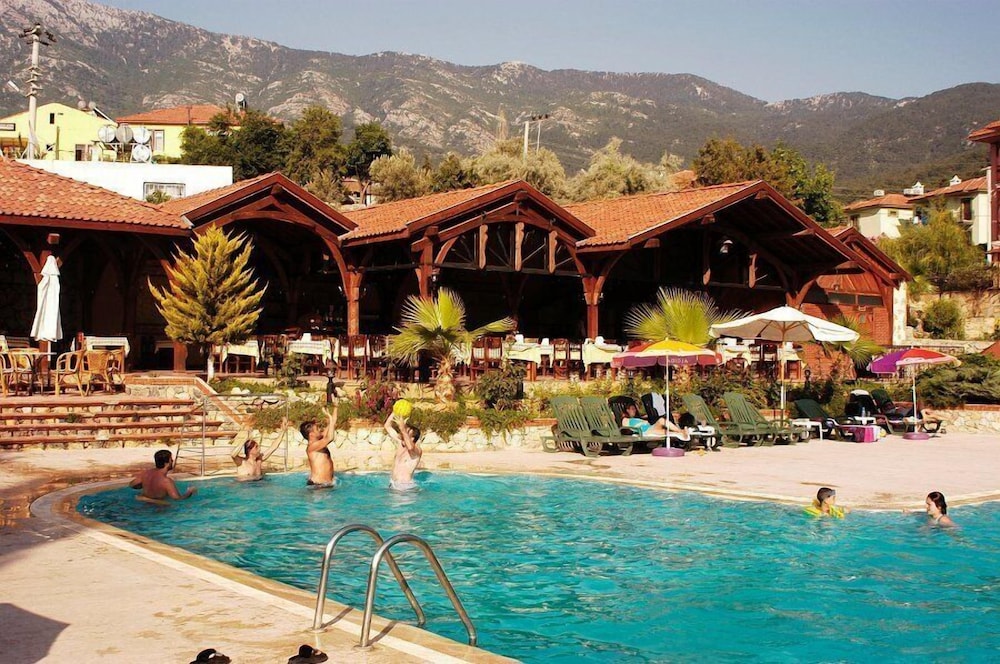 Pink Palace Hotel 3/69