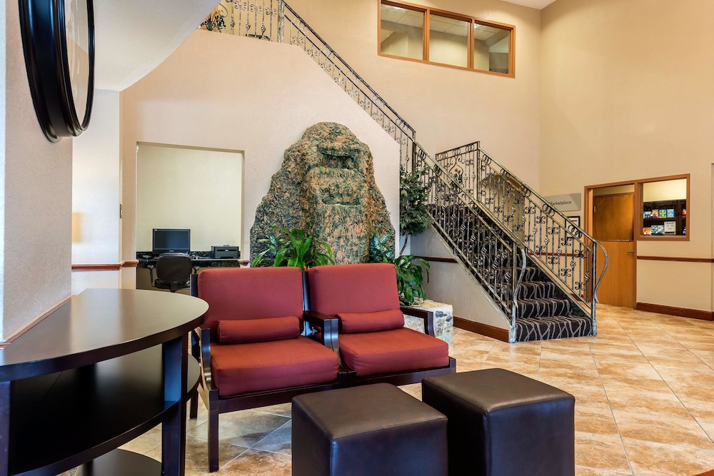 Comfort Suites Tampa Airport North 23/35