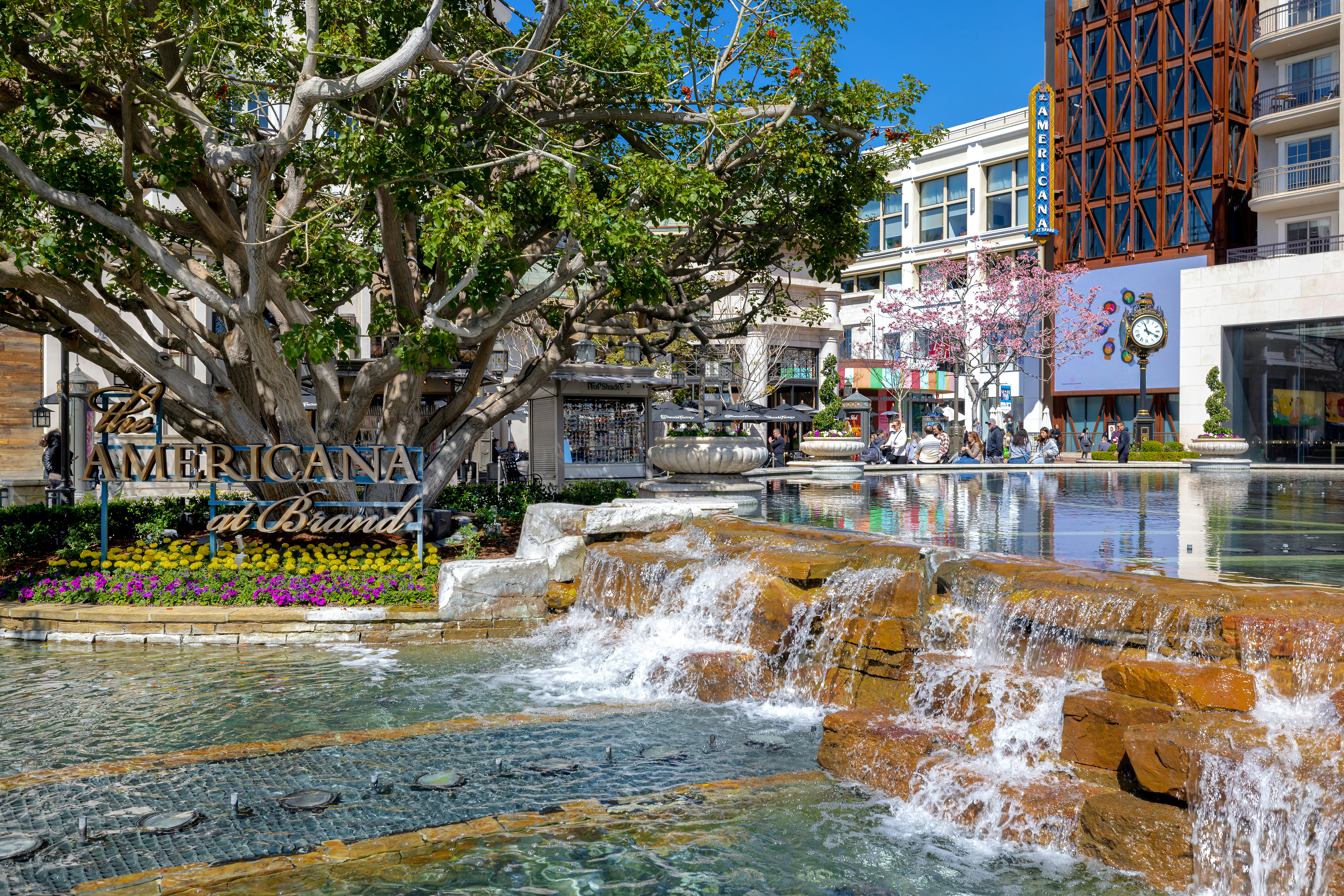 Holiday Inn Express and Suites Glendale Downtown 39/44