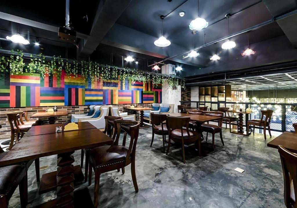James Joyce Coffetel (Chengdu Century City Convention & Exhibition Center) 65/72