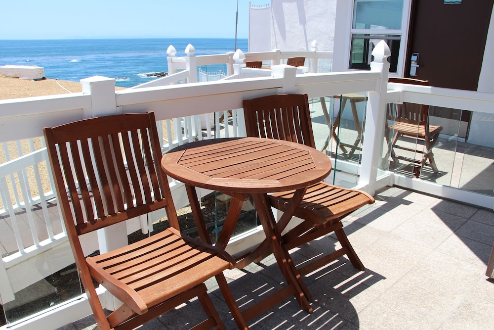 Capri Laguna Inn On the Beach 55/75