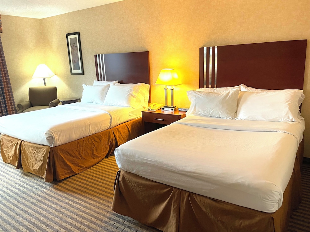 Lynchburg Grand Hotel 14/50
