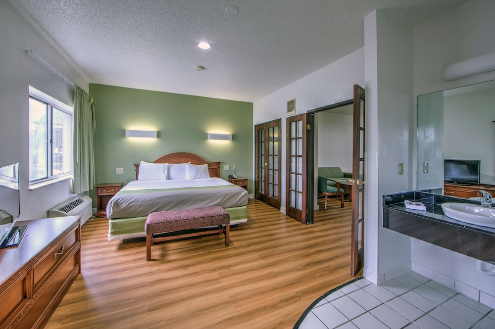 Motel6 Dallas, TX - Northwest 26/50