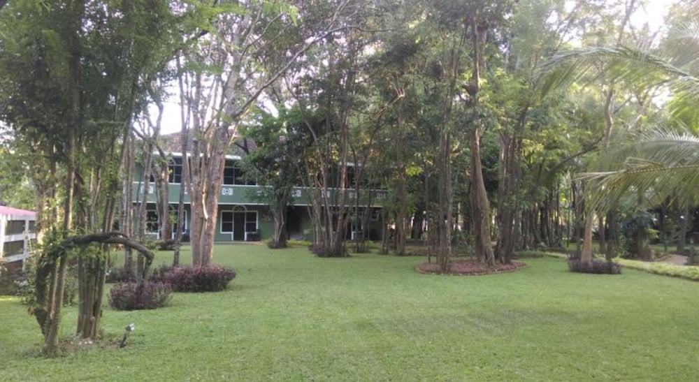 Eden Garden Hotel 15/18