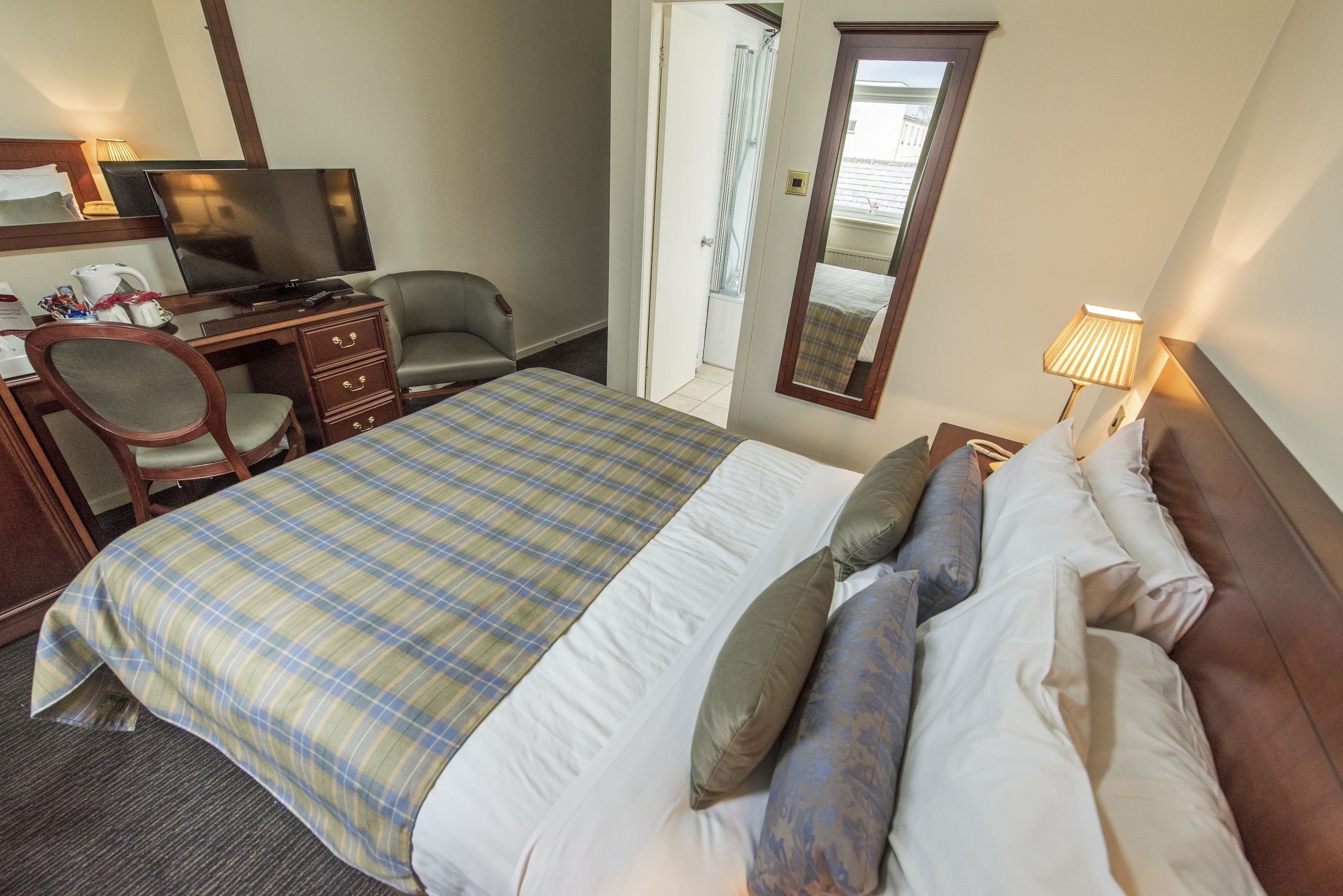 SUPERIOR, DOUBLE BED
