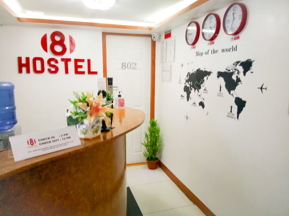 8Hostel 11/50