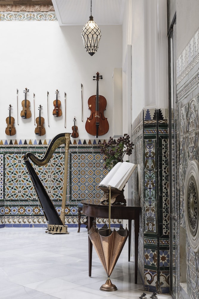 Amadeus Hotel Sevilla 46/87