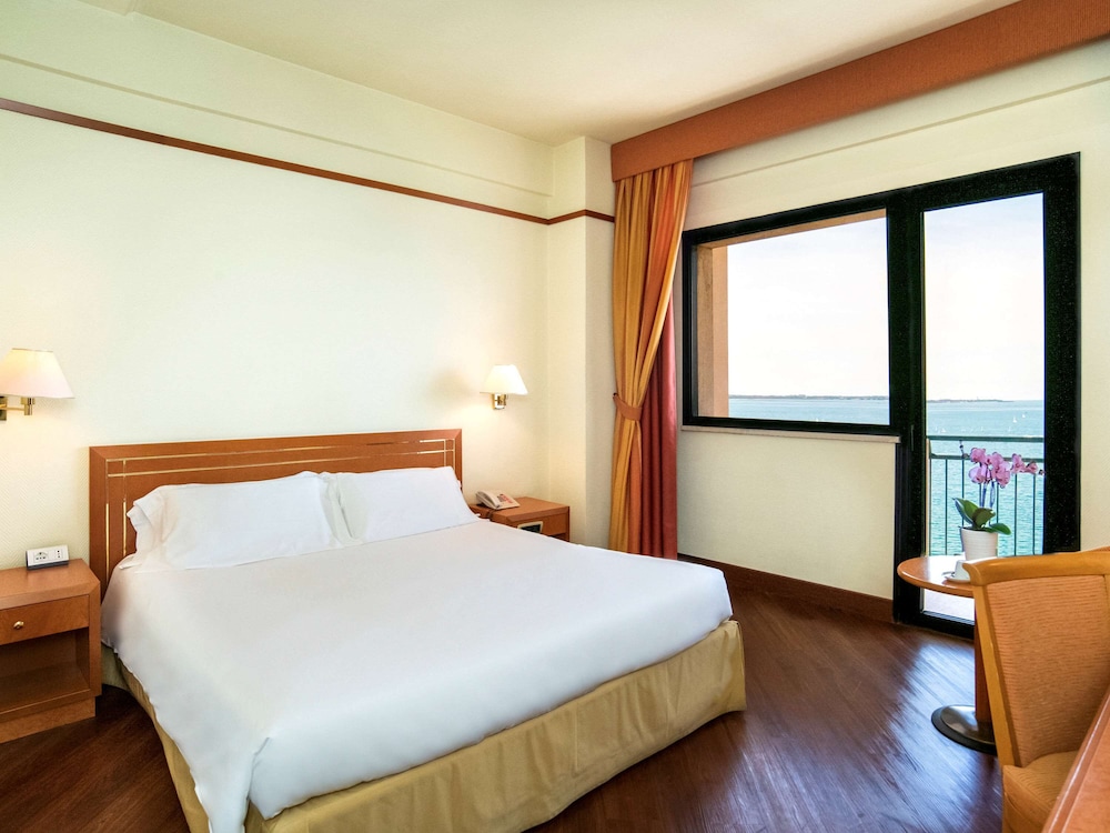 Hotel Delfino Taranto 17/74