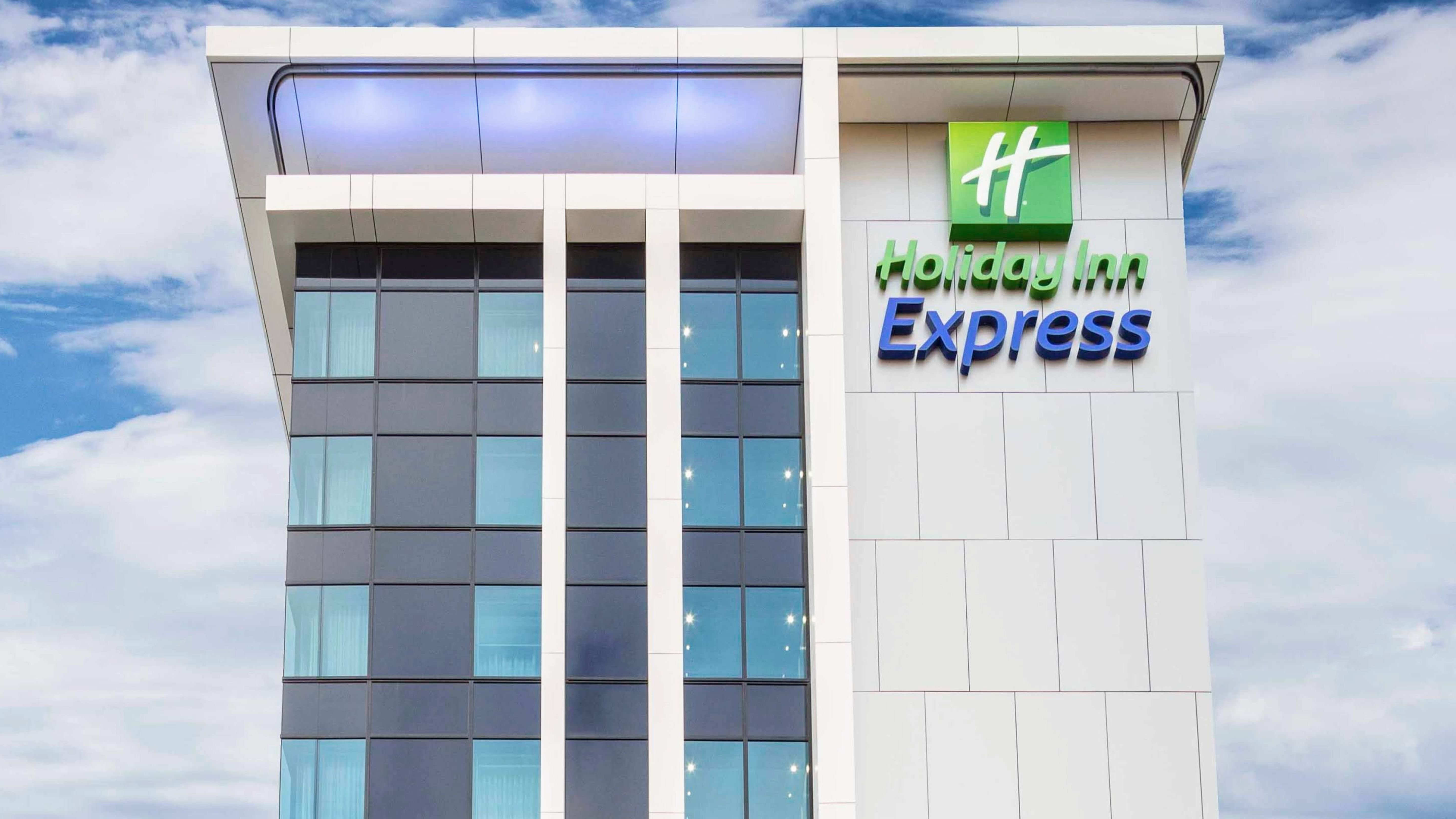 HOLIDAY INN EXPRESS ADELAIDE CITY CENTRE