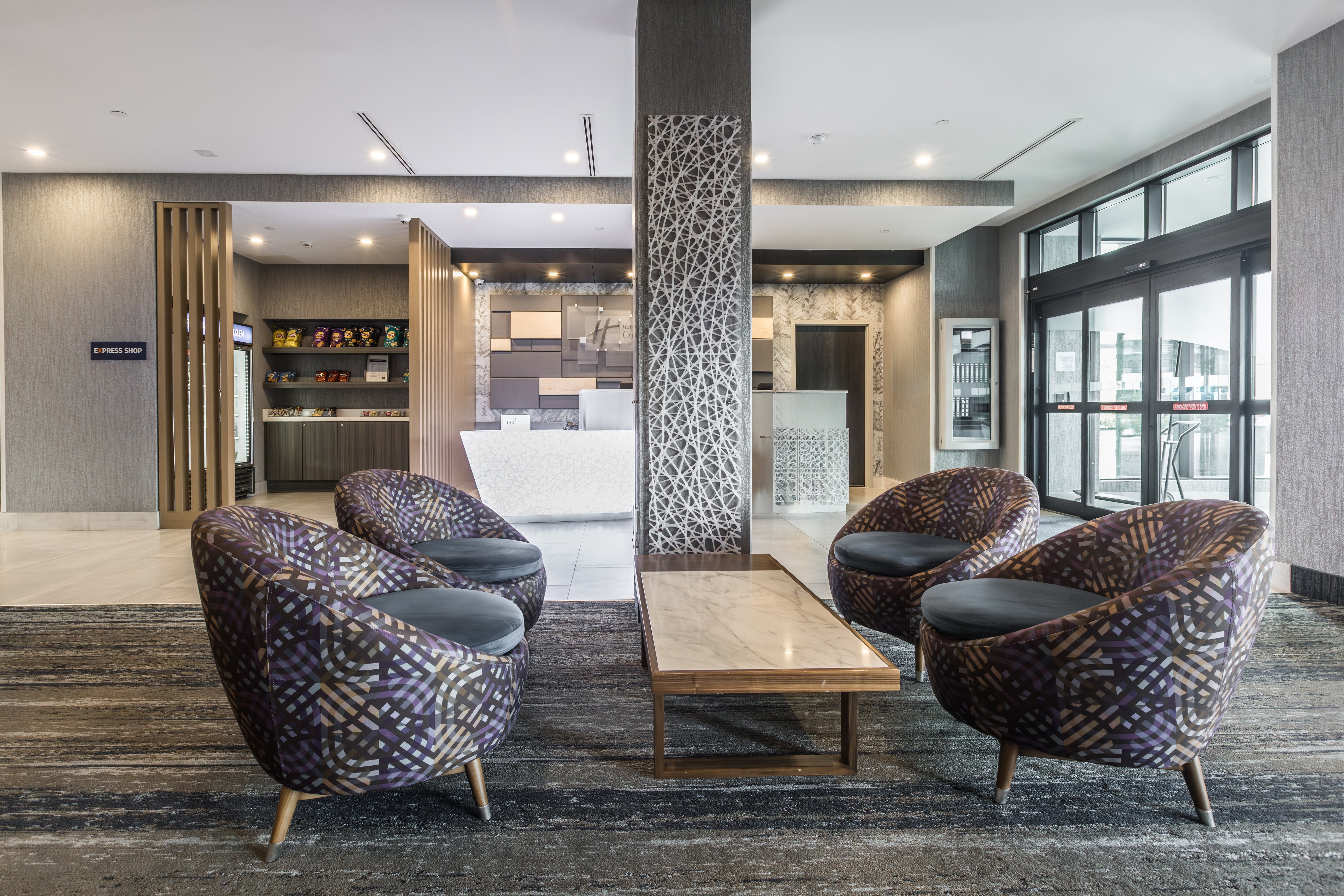 Holiday Inn Express & Suites Toronto Airport South 32/50