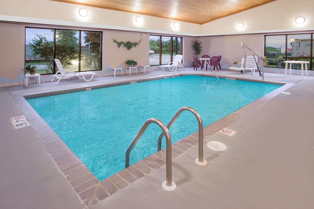 Days Inn By Wyndham Madison Ne/Windsor 1/15