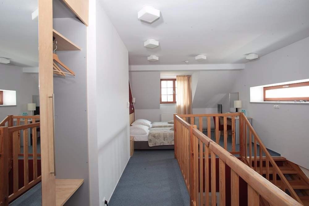 Hotel Chvalska Tvrz 38/68