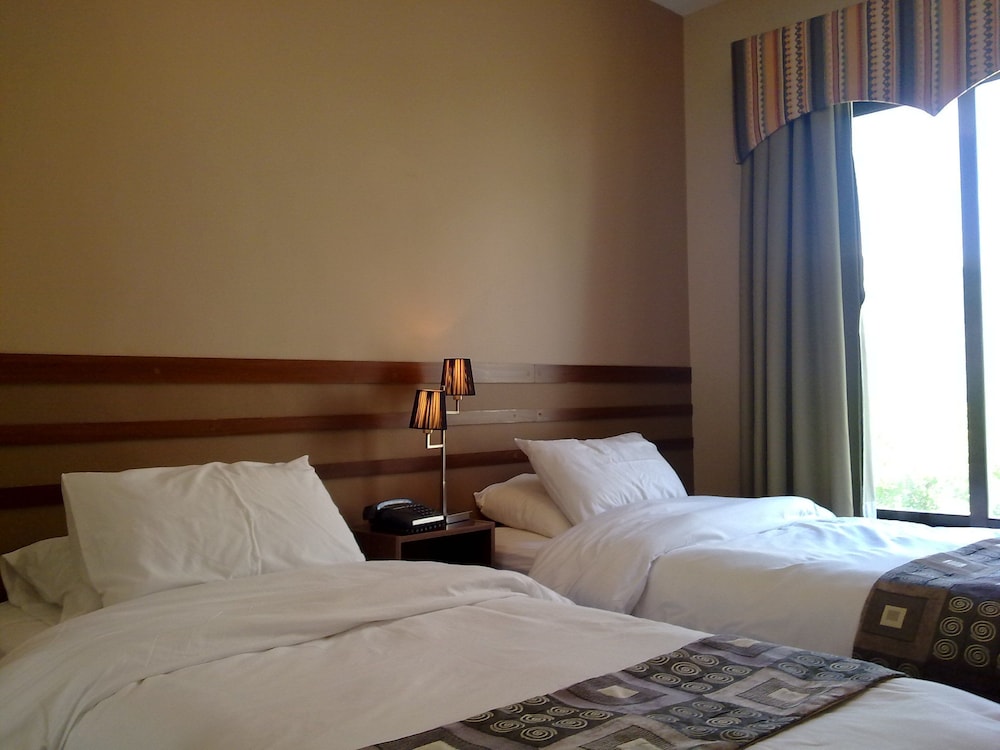 Crystal Suites 7/25