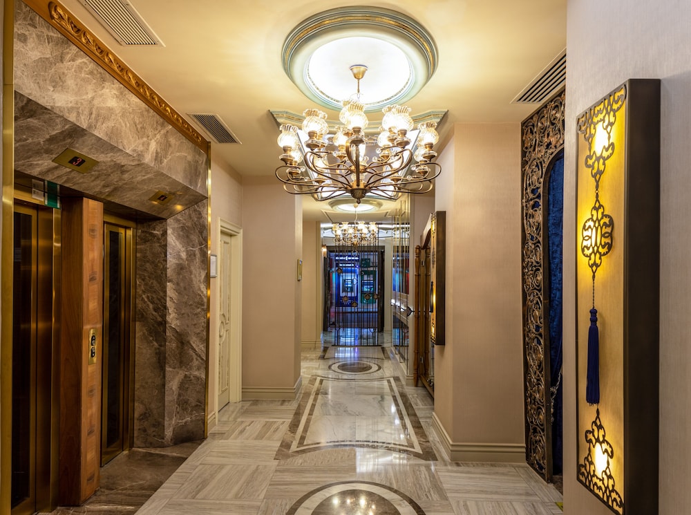 Romance Istanbul Hotel 11/75