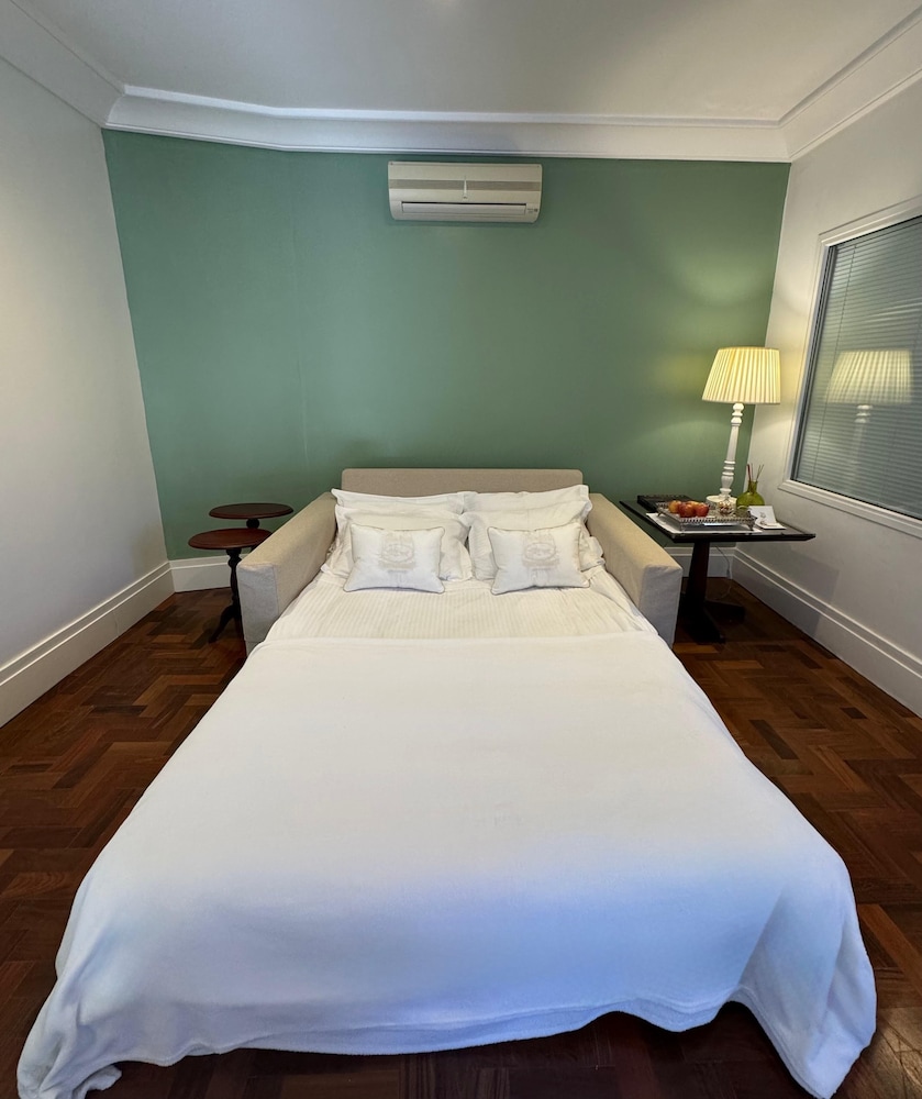 DOUBLE BED