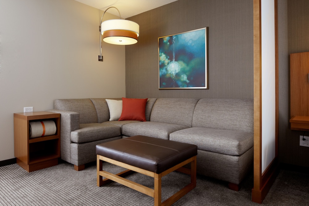 Hyatt Place at The Hollywood Casino Pittsburgh South 40/60