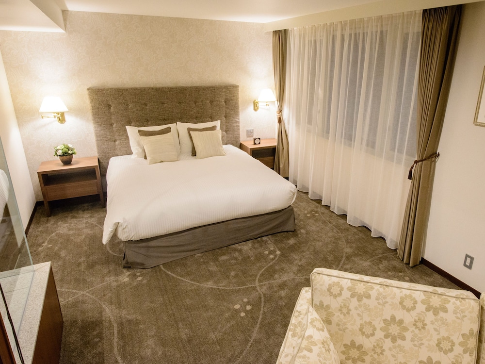 EXECUTIVE, DOUBLE BED