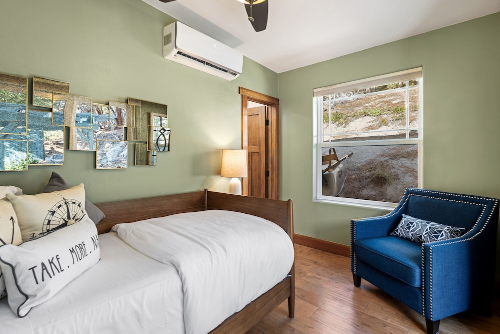 The Grand Idyllwild Lodge 11/50
