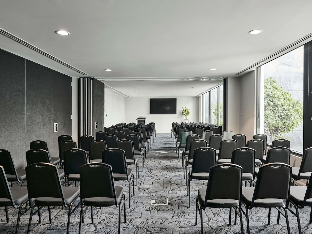 Novotel Geelong 66/74