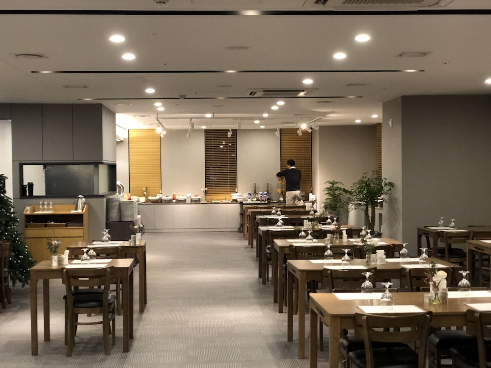 AM HOTEL 36/44