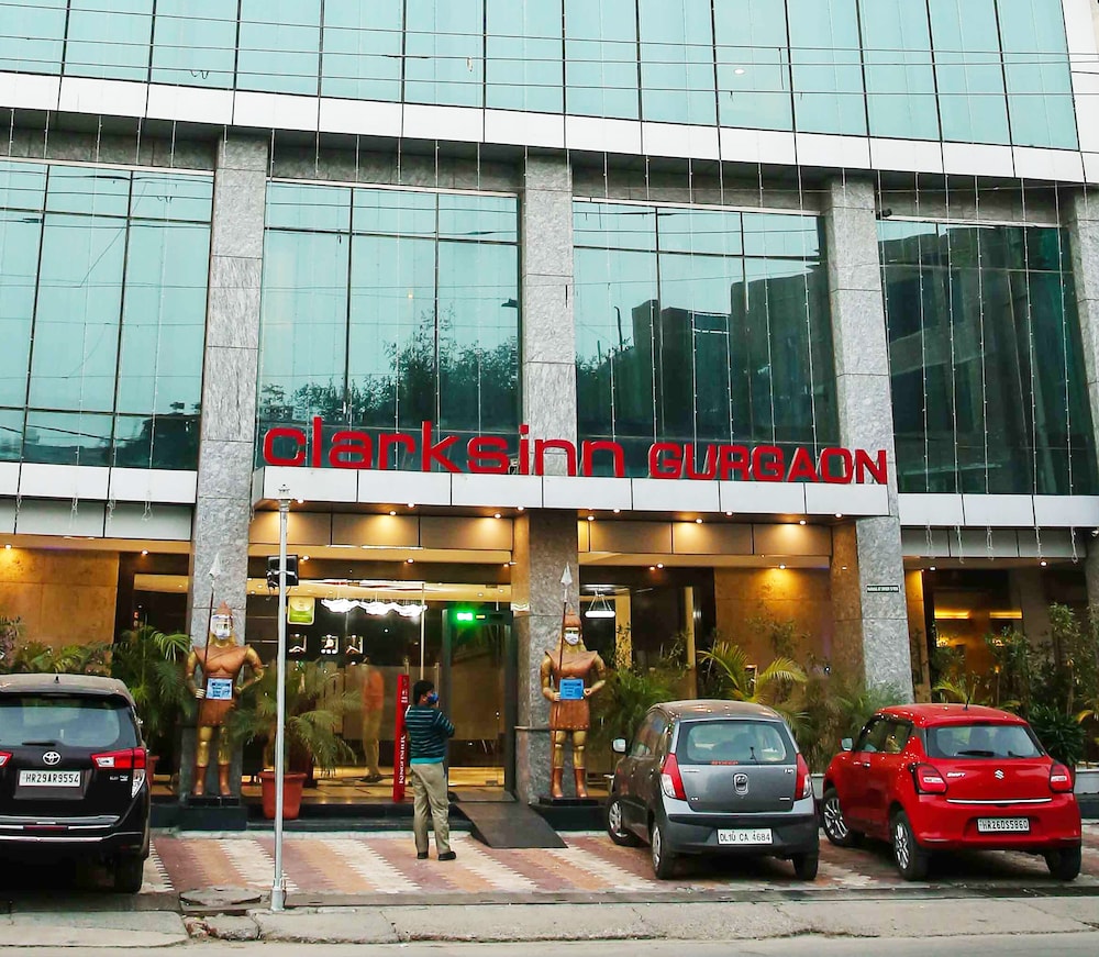 DS Clarks Inn Gurgaon 1/42