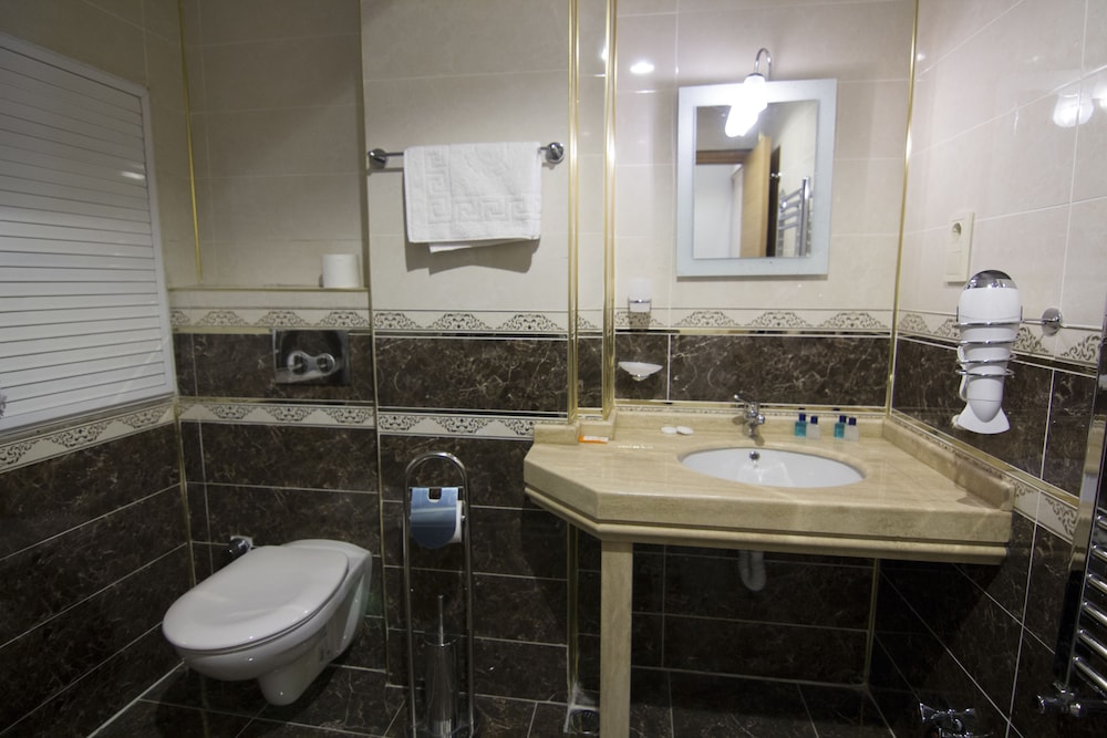 Reyyan Hotel 4/69