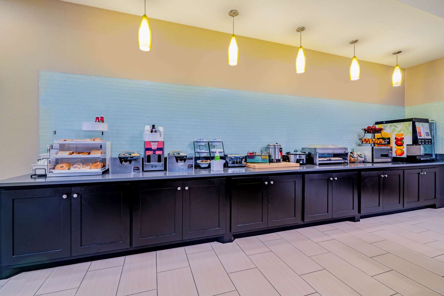La Quinta Inn & Suites by Wyndham DFW Airport West - Bedford 31/41