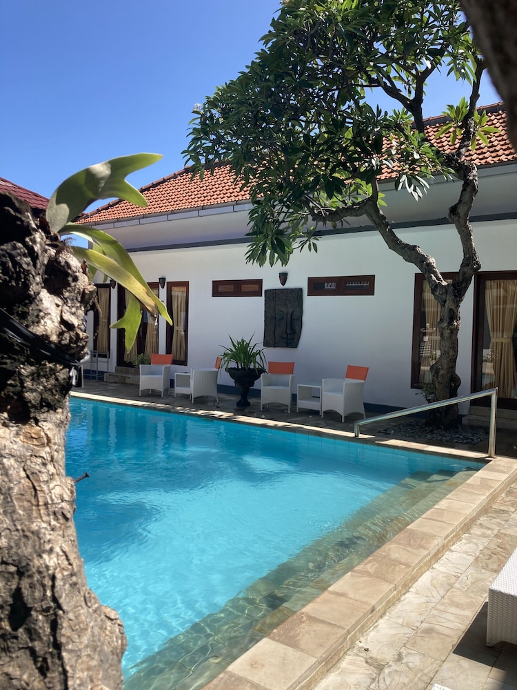 Villa Agung Beach Inn 59/65