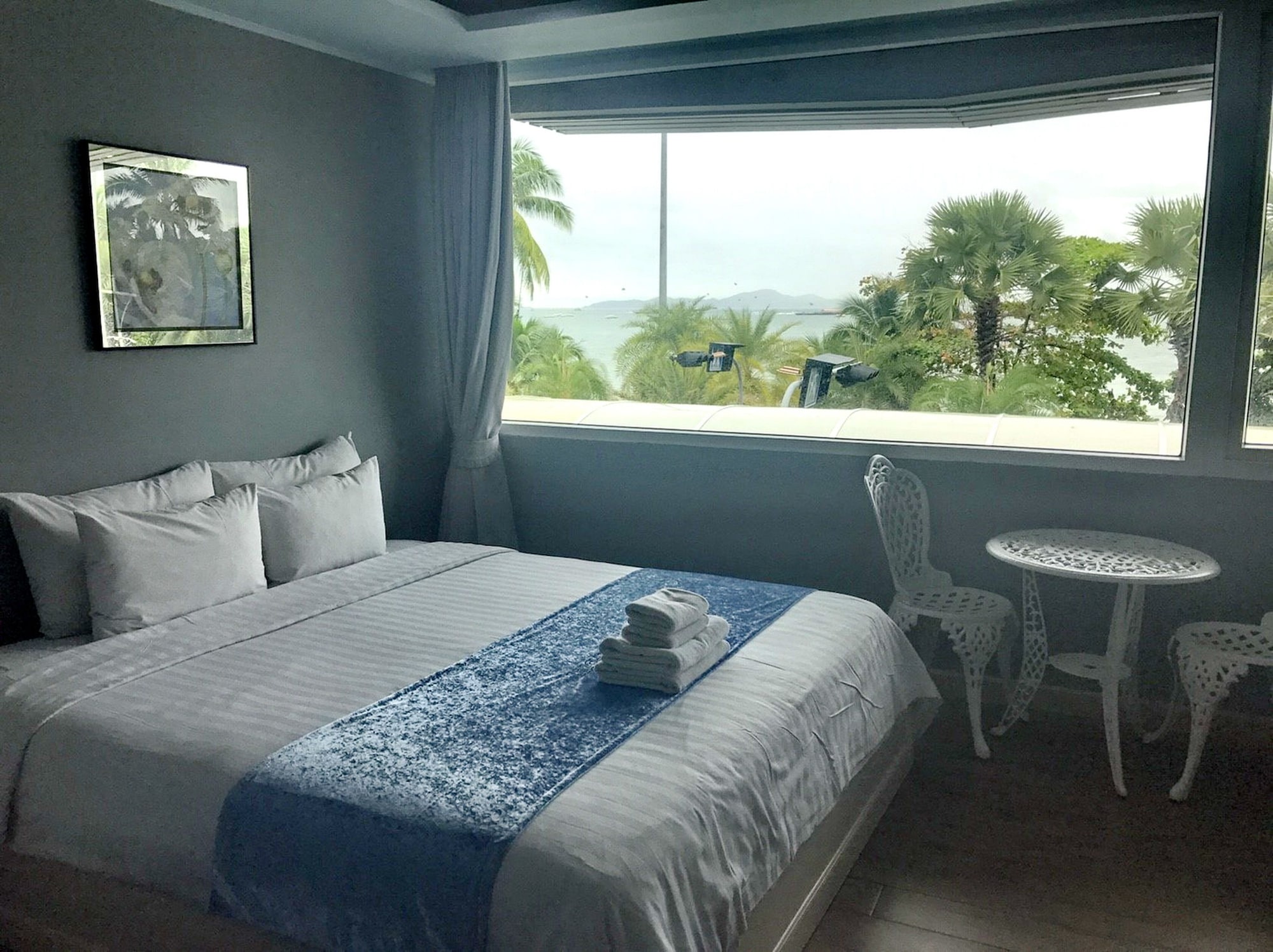 EXECUTIVE, SUITE, SEA VIEW