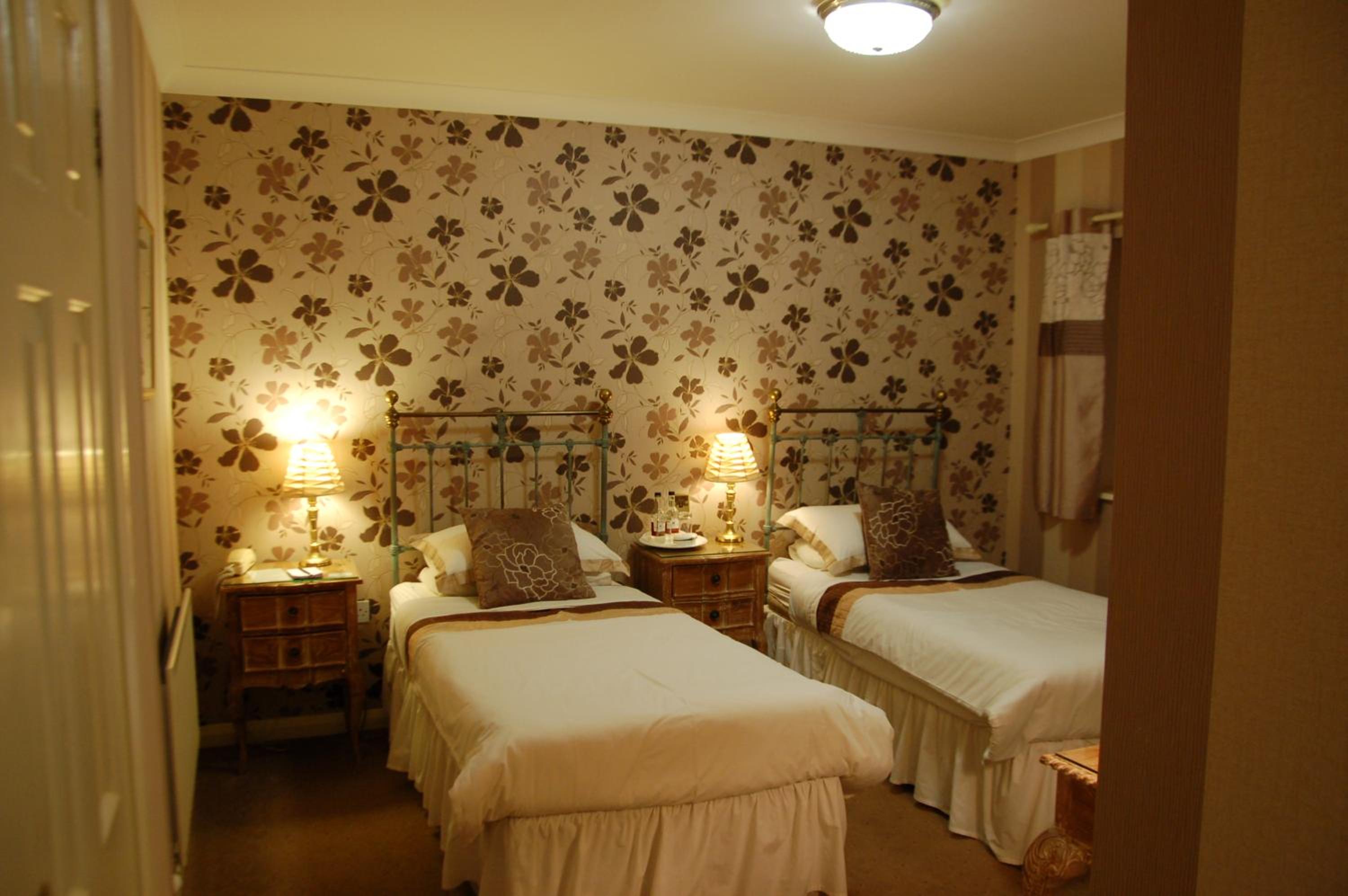 غرفة بسريرين منفصلين، Albright Hussey Manor 5/6