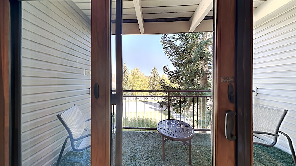 Timberline Condominiums 48/81