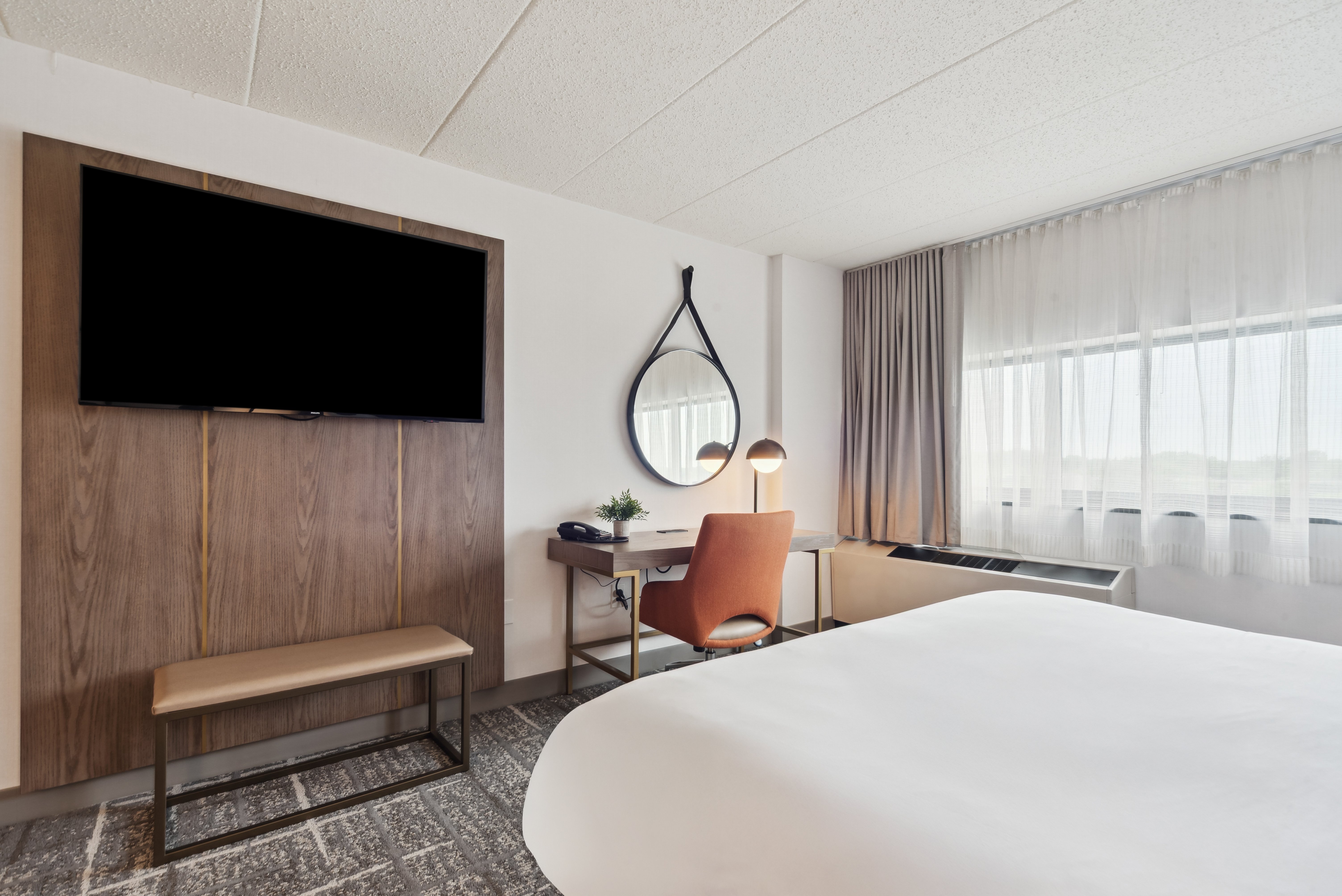 Worklife, Standard, King Bed, Bathtub