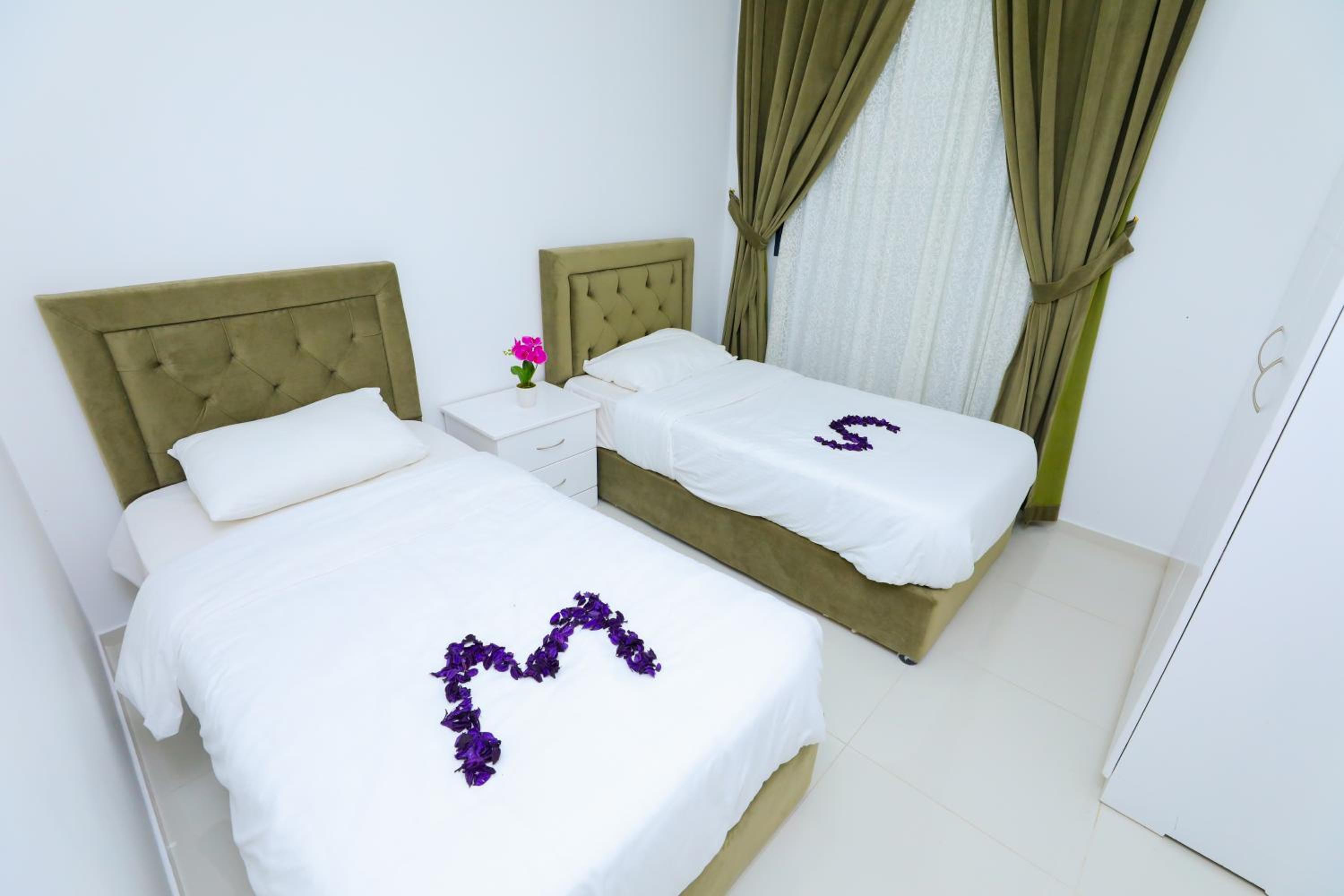 1 BEDROOM, APARTMENT