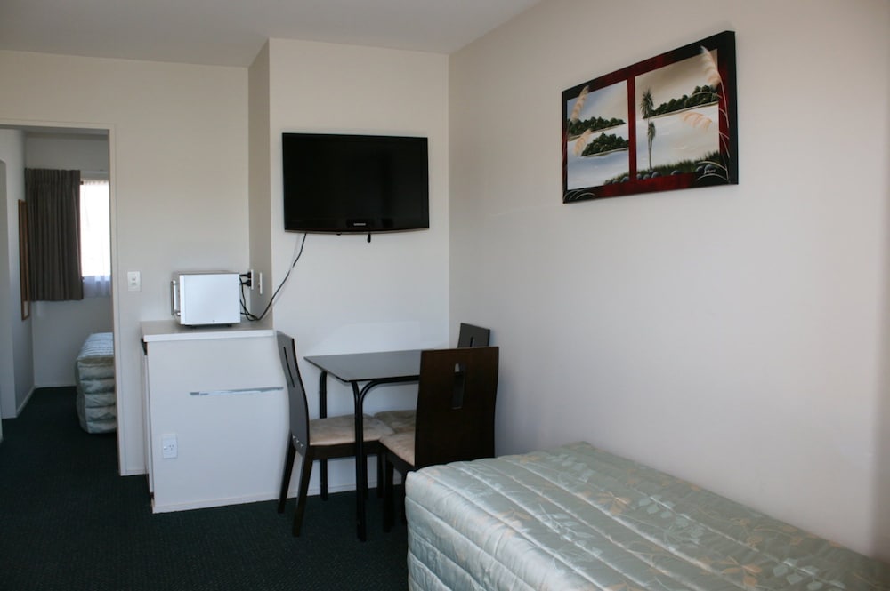 88 Wallace Court Motel 19/36