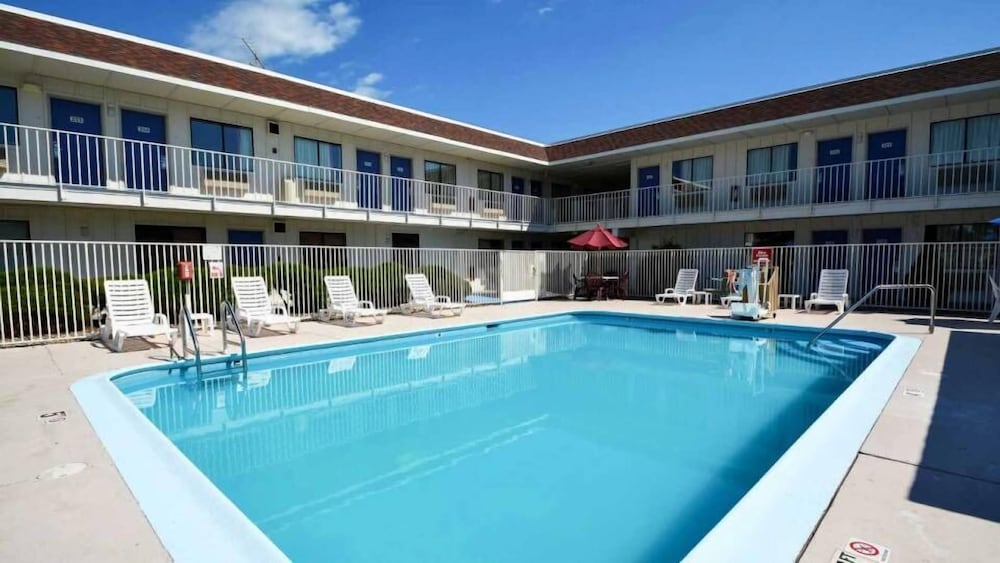 Motel6 Windsor Locks, CT - Hartford 51/66