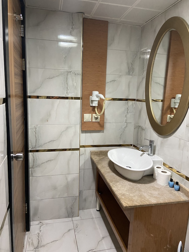 Serenity Suit Hotel 46/50
