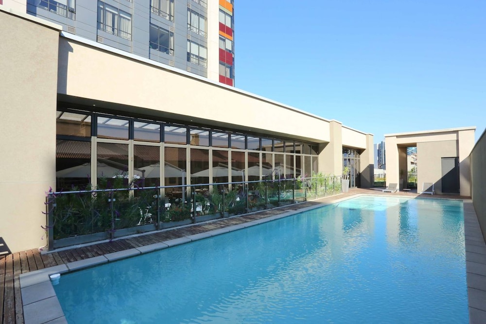 Sandton Skye Unit 702 1/50