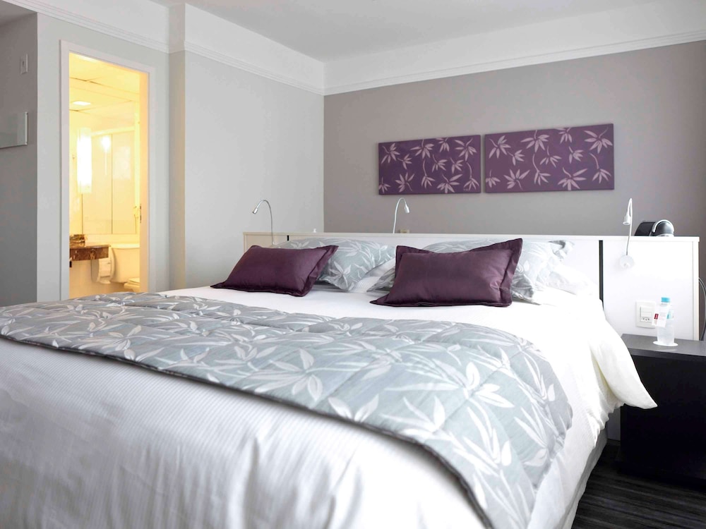 SUPERIOR, APARTMENT, QUEEN BED