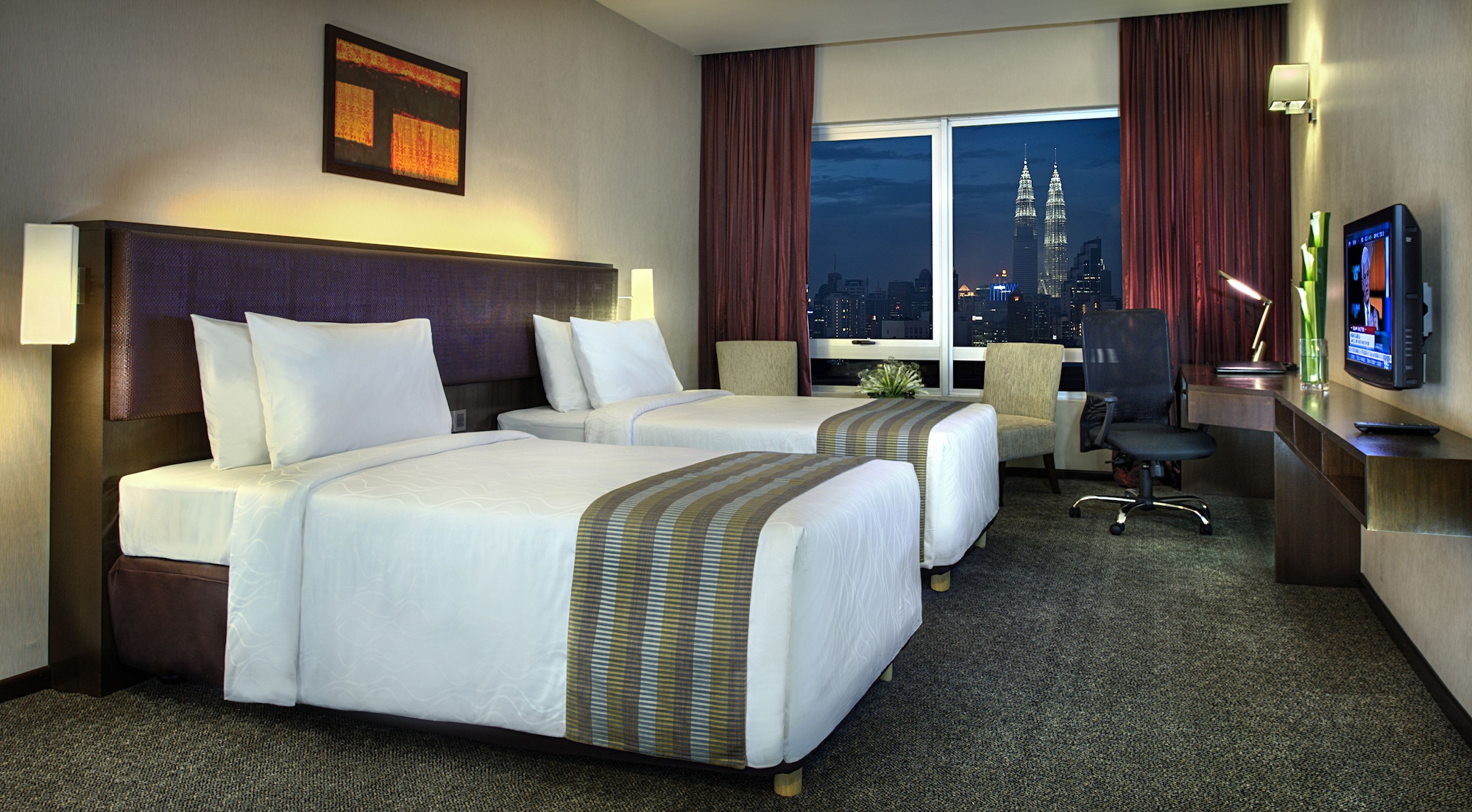 DELUXE ROOM