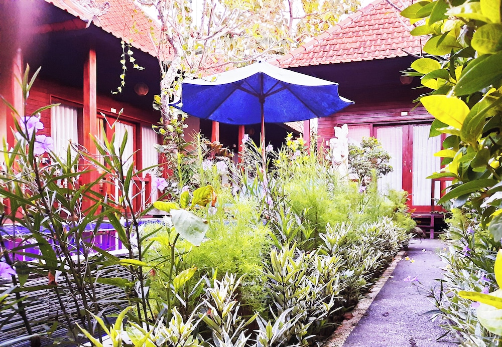 Wait Garden Cottage 48/50